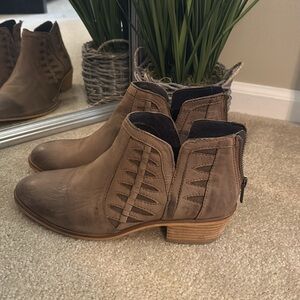 Charles by David Charles brown leather ankle bootie 8